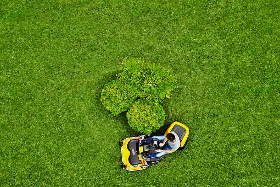 jak wybrać traktor ogrodowy do koszenia trawy.jpg